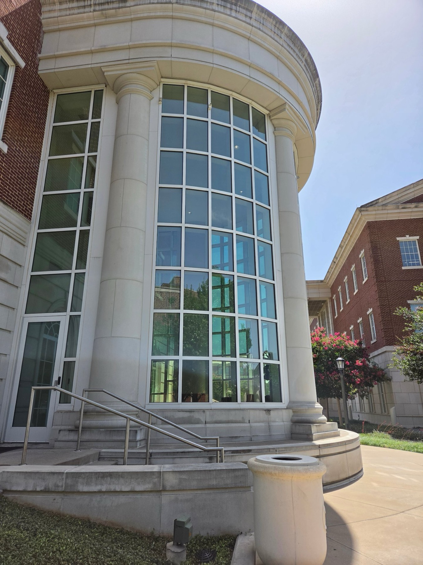 Commercial exterior washing service